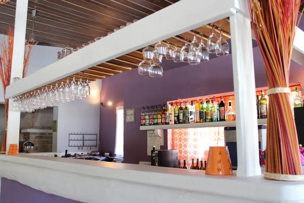 Hotel Le Couloubrier Le Muy 2*,